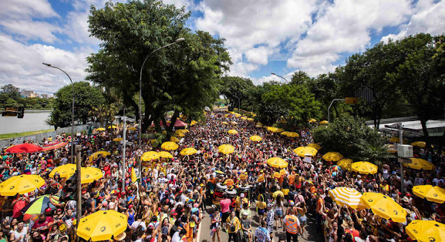Sem eventos públicos, cidades terão festas privadas de Carnaval