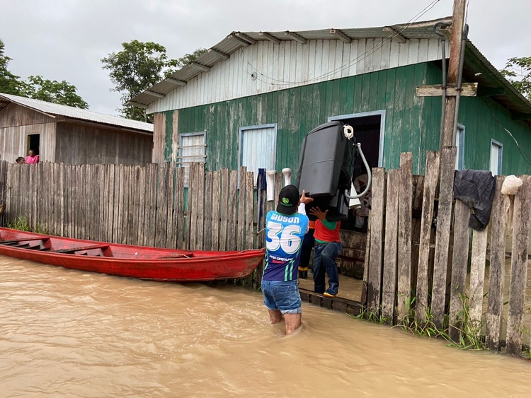 Defesa Civil monitora municípios que devem ser afetados pela cheia dos rios no Amazonas