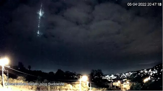 Queda de meteoro é registrada no céu em RS; veja vídeo