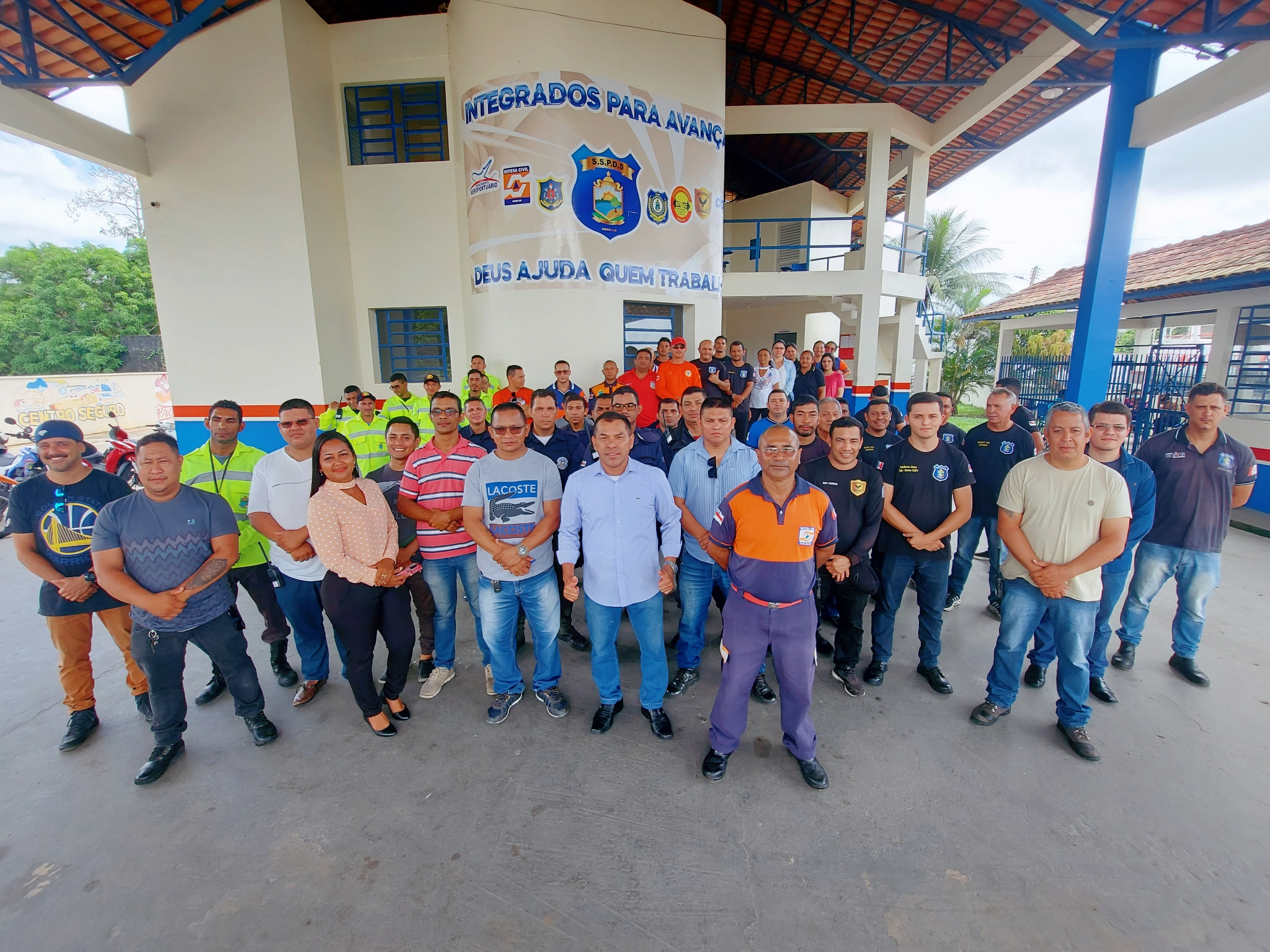 Coari – Durante a gestão como Secretário de Segurança Pública Coronel Afonso Garcia viabilizou materiais de Combate a incêndio