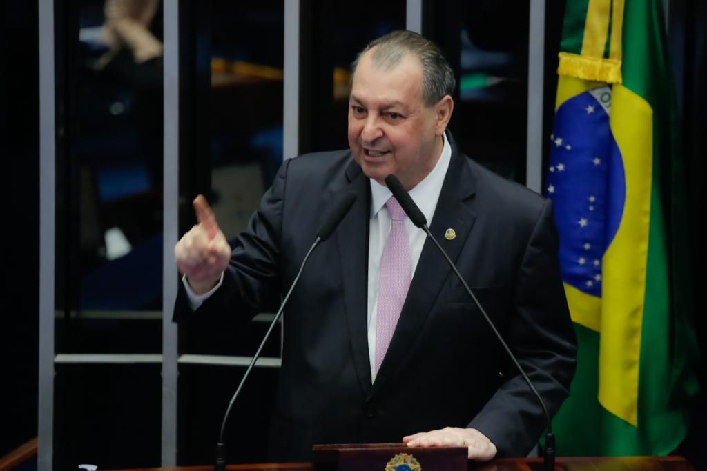 Senador Omar consegue a aprovação de financiamento de mais R$400 milhões para nova fase do Prosamim