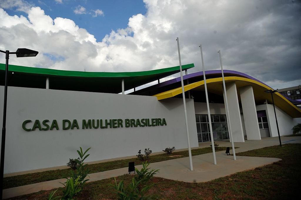 Núcleo de Proteção e Defesa dos Direitos da Mulher da Defensoria Pública do Amazonas reúne sociedade civil organizada pela criação da Casa da Mulher Brasileira em Manaus
