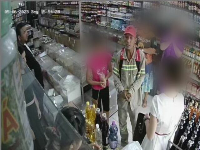 Homem toca o terror durante assalto a loja em Manaus; veja vídeo