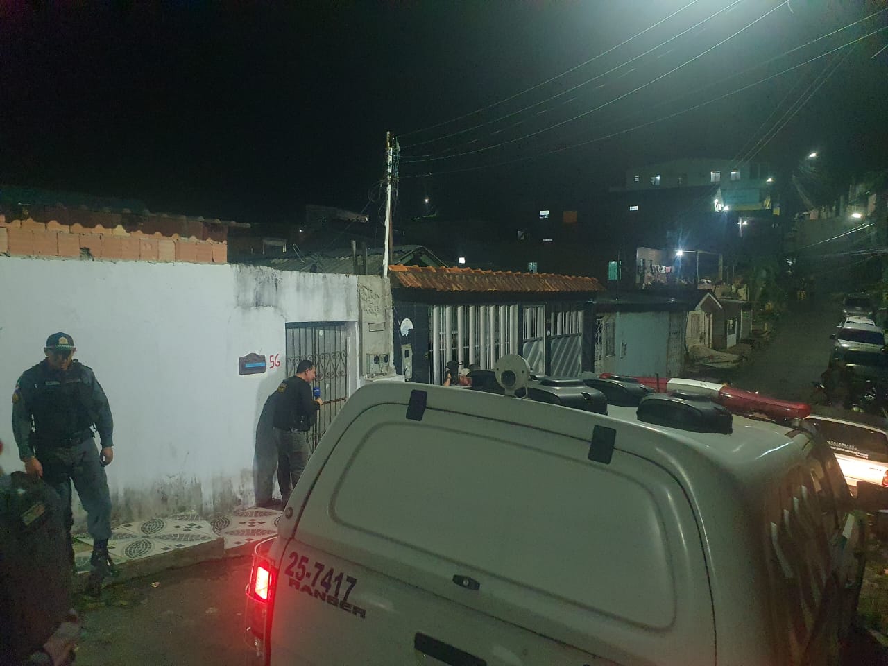 Vendedor de frutas é morto a tiros dentro de beco no Santo Agostinho