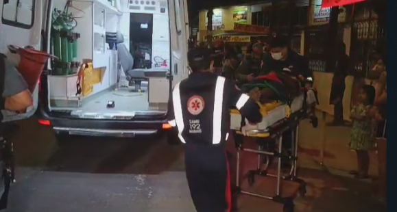 Homem suspeito de realizar assaltos é espancado por populares na zona Leste