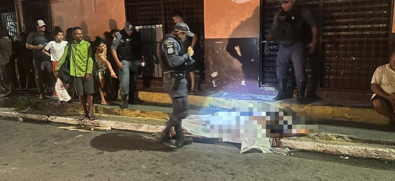 Moradores escutam barulho de tiros e encontram homem morto no Morro da Liberdade