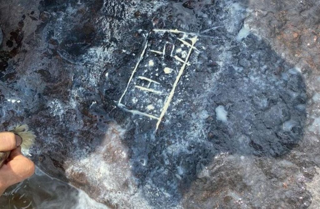 Após pintura em gravuras rupestres de Manaus, Iphan aciona órgãos de segurança para fiscalização