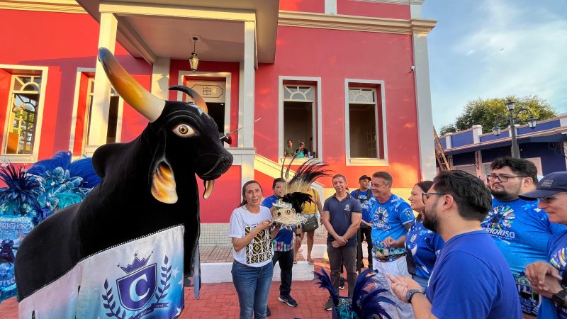 Caprichoso doa acervo ao Museu e faz parte da história e da memória de Parintins