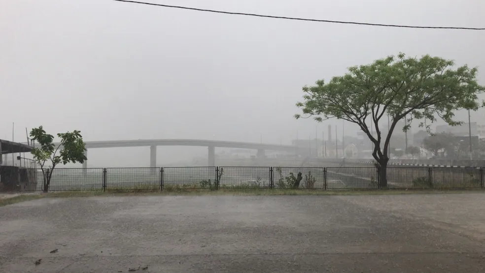 AM tem alerta de chuvas intensas com risco de perigo