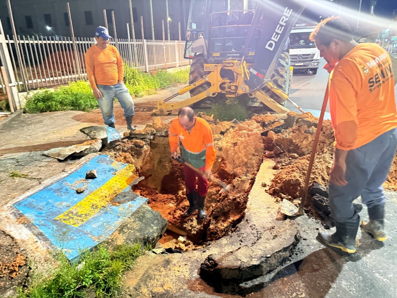 Prefeitura identifica origem de transtorno na avenida Constantino Nery e aciona órgão responsável para as devidas providências