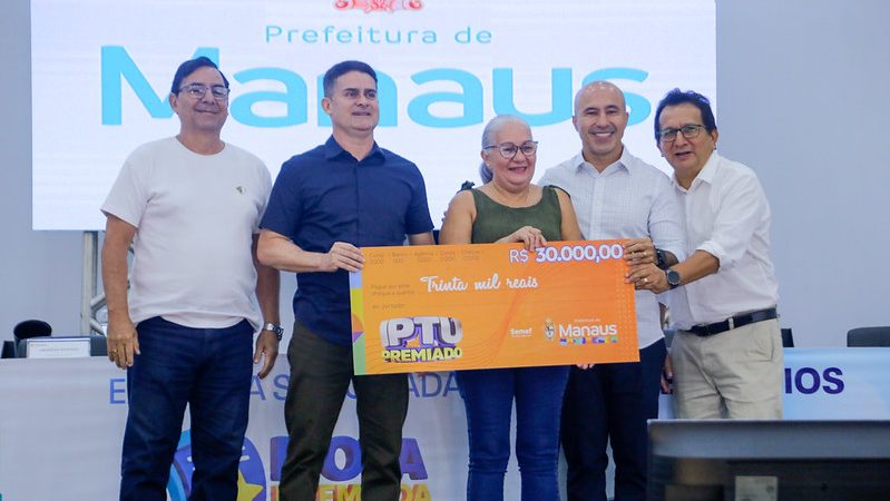 Prefeito David Almeida entrega primeiros prêmios do IPTU Premiado 2025 e reforça valorização do contribuinte