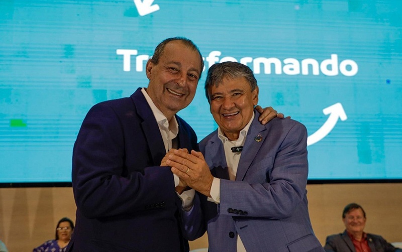 Senador Omar participa do lançamento do programa ‘Manaus Por Você’, ao lado do Ministro Wellington Dias e do prefeito David Almeida