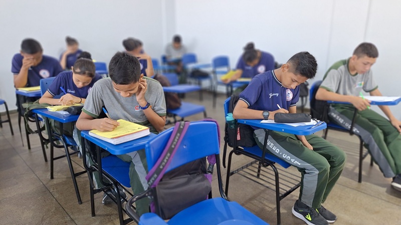Alunos do 9º ano da rede municipal de Coari participam da OBFEP 2025