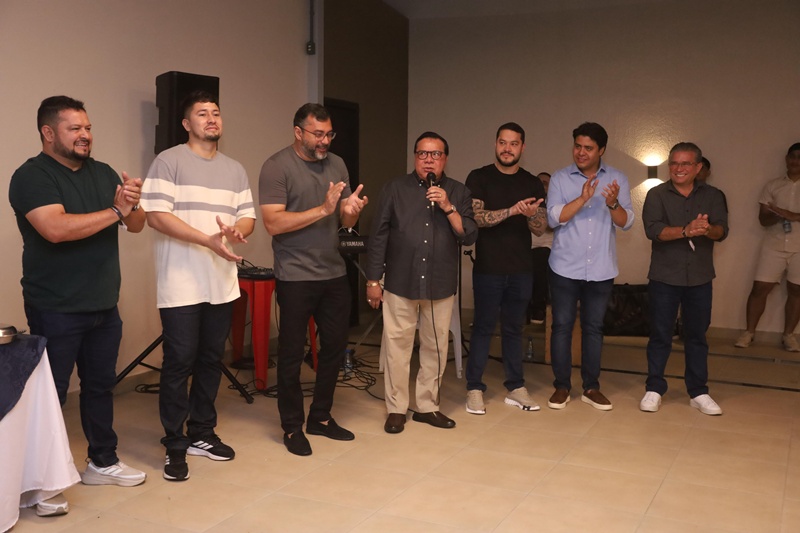 Adail Pinheiro demonstra prestígio e força política ao reunir lideranças da capital e interior no aniversário de Coari