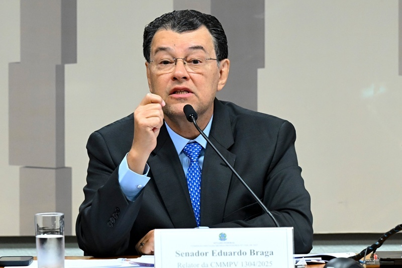 Atuação de Eduardo Braga na reforma tributária garante segurança e fortalece a Zona Franca de Manaus