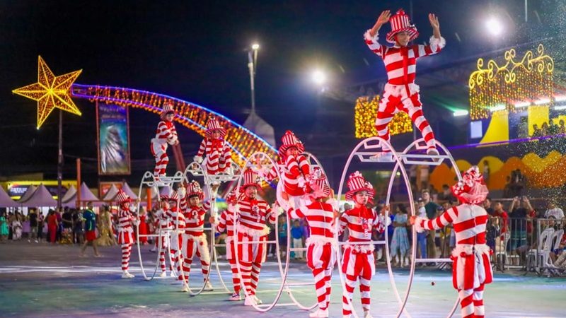 Coari estreia Parada Natalina e transforma a cidade em um espetáculo de arte e tradição