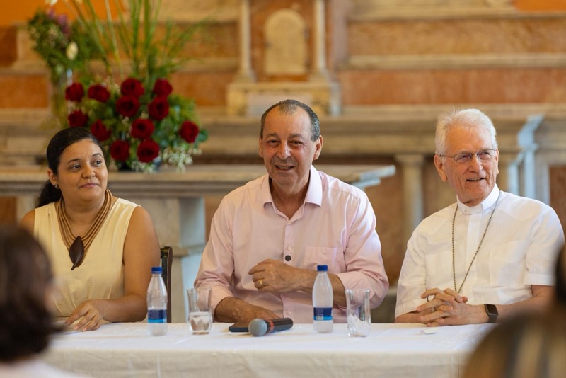 Igreja da Matriz é entregue após restauração, e Omar Aziz destaca compromisso da bancada com o patrimônio histórico de Manaus