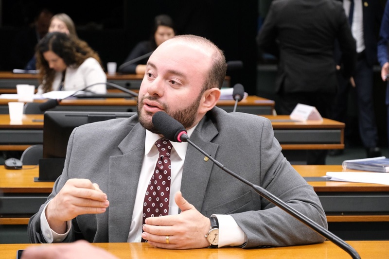 Fausto Jr. anuncia assinatura da CPMI e reforça defesa de investigação ao Banco Master