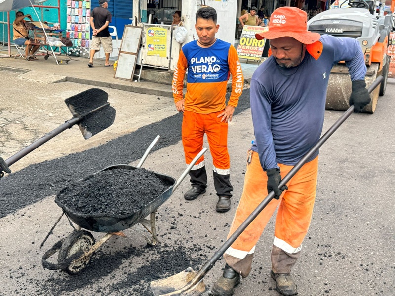 Prefeitura de Manaus intensifica recuperação asfáltica no bairro Educandos e avança com serviços em diferentes vias da zona Sul