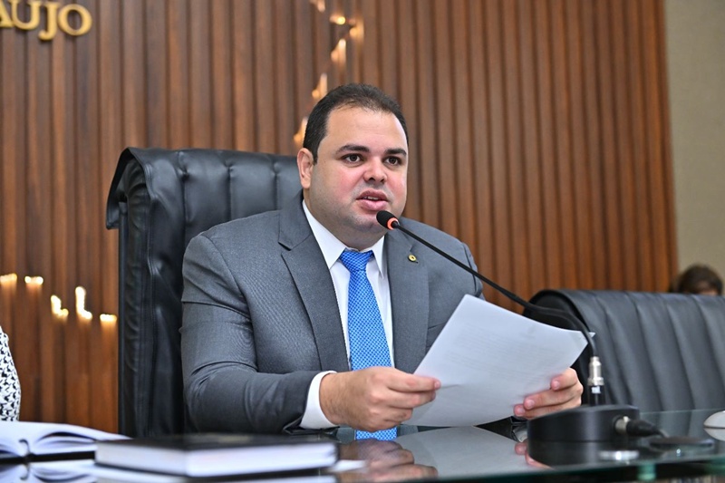 Roberto Cidade apresenta Projeto de Lei para proteger consumidor de taxas ocultas em hospedagens