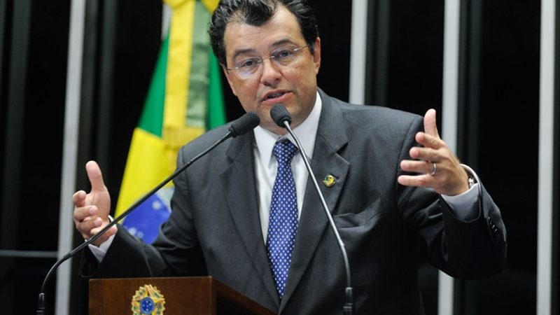 Eduardo Braga defende o imposto zero para quem ganha até R$ 5.000 Mil por mês