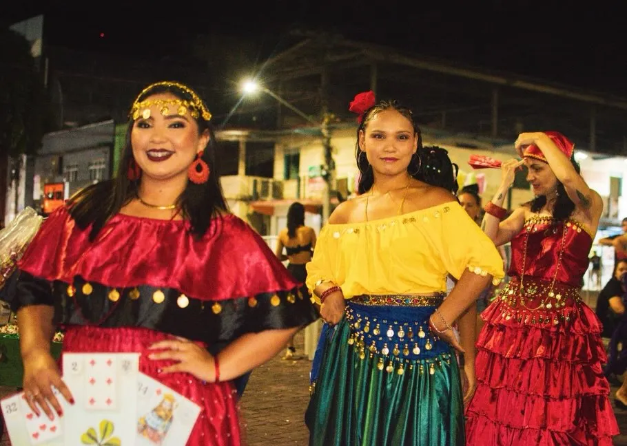 Blocos de rua tomam conta de Tefé e transformam a cidade em um verdadeiro espetáculo de alegria e tradição