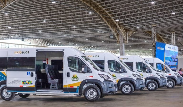 Governo do Brasil entrega veículos adaptados para o MobSUAS na Paraíba