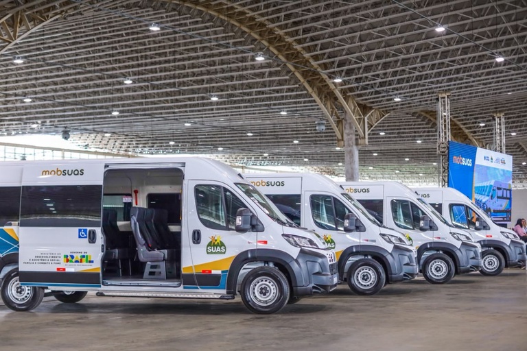 Governo do Brasil entrega veículos adaptados para o MobSUAS na Paraíba