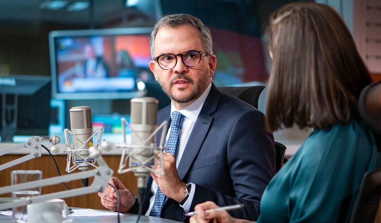 ‘Estamos buscando soluções concretas para o transporte aéreo regional’, ressalta Tomé Franca