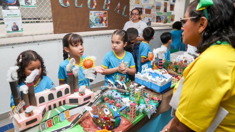Cime Viviane Estrela da Prefeitura de Manaus realiza 4ª Feira do Conhecimento