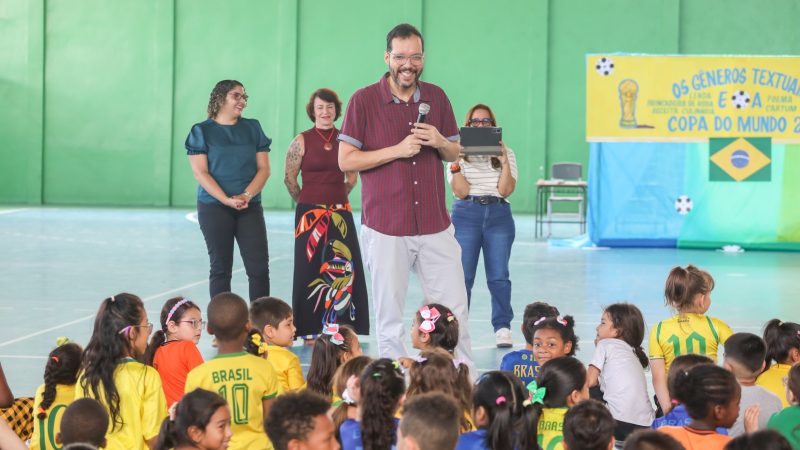 Pesquisadores do MEC e de universidades federais visitam à escola Waldir Garcia da prefeitura para elaboração de Caderno de Narrativas