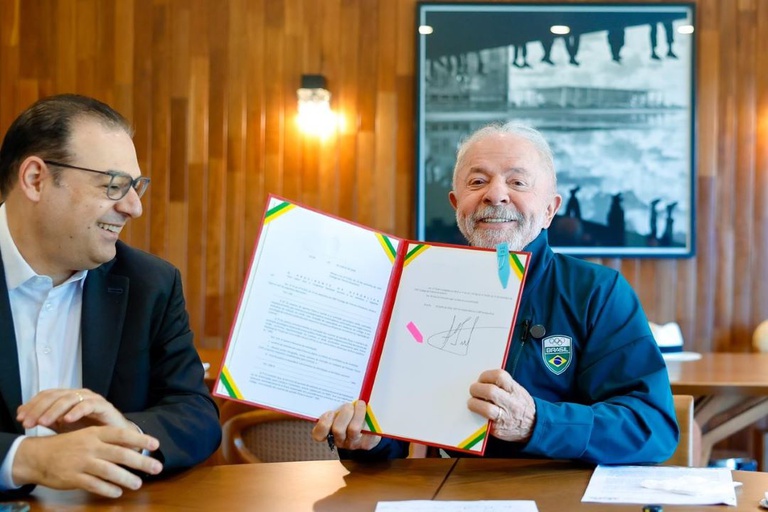 Lula sanciona Lei que moderniza a emissão da CNH e garante renovação automática a bons condutores