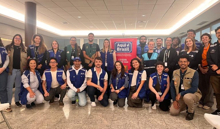 Programa Aqui é Brasil acolhe 68 brasileiros repatriados dos Estados Unidos em Confins (MG)