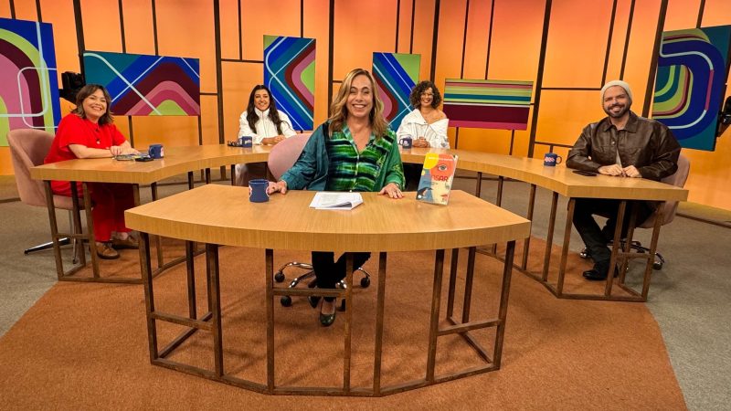Sem Censura, da TV Brasil, traz um papo para celebrar a vida com atriz Regina Casé e especialistas