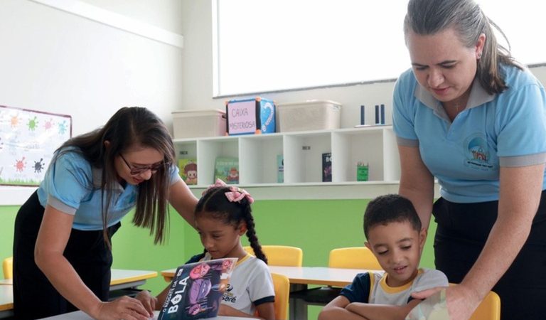 Governo sanciona novo piso de R$ 5,1 mil com ganho real para professores da educação básica