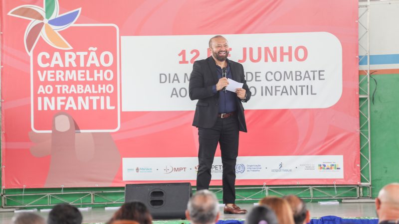 Prefeitura de Manaus realiza ação educativa em alusão ao ‘Dia Mundial Contra o Trabalho Infantil’ em escola municipal