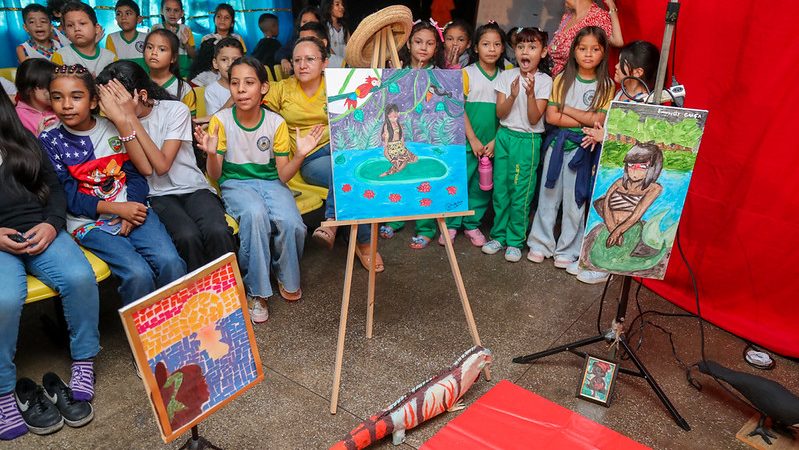 Prefeitura de Manaus promove exposição cultural com mosaicos amazônicos em escola da zona Norte 