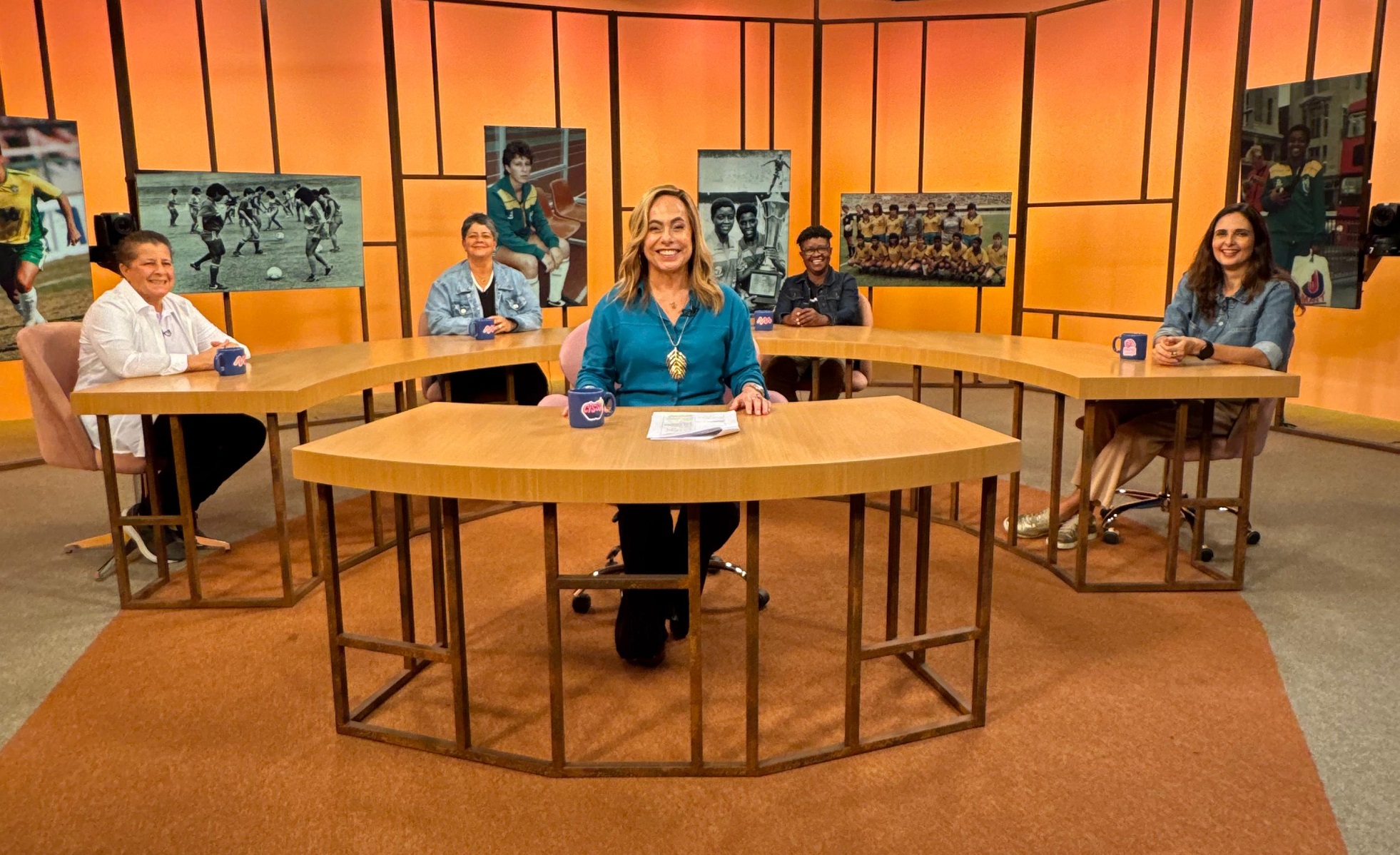 Sem Censura, da TV Brasil, recebe pioneiras do futebol feminino a um ano da Copa do Mundo no Brasil