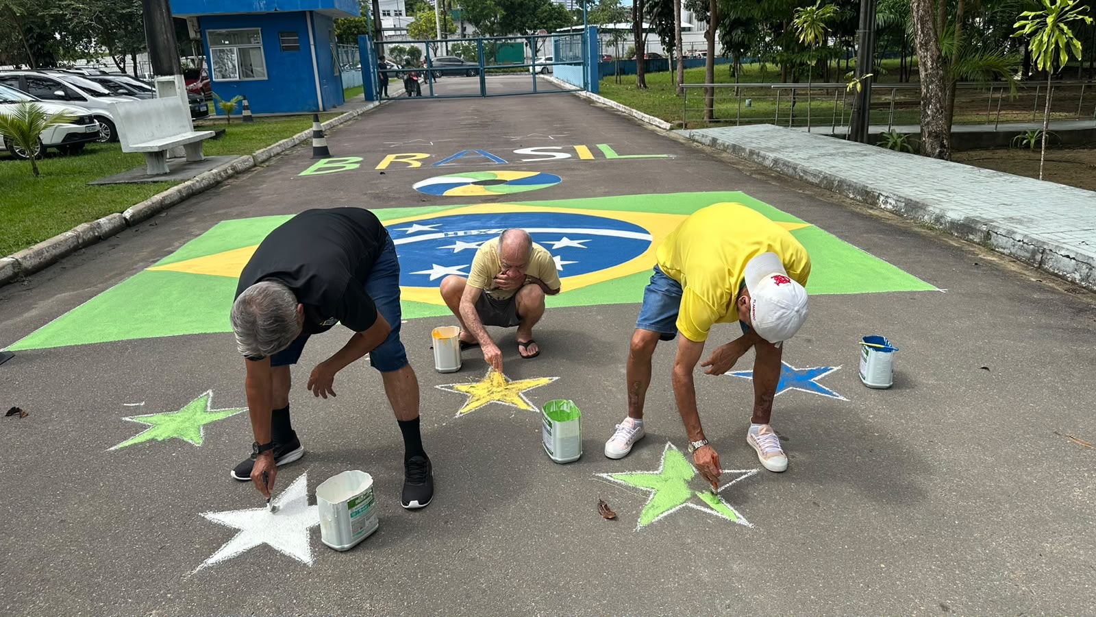 Prefeitura de Manaus promove atividade temática da Copa do Mundo para estimular memória, interação e autonomia de idosos da FDT