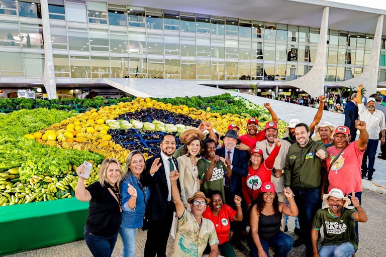 Lula celebra investimento recorde para agricultura familiar: ‘alimento é a melhor arma que um País pode ter’