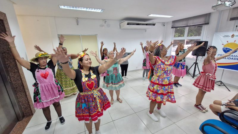 Aposentados celebram conclusão de cursos da Manausprev que promovem bem-estar e empreendedorismo