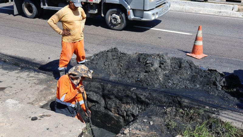 Prefeitura de Manaus intensifica obras de drenagem e recuperação viária na avenida Rodrigo Otávio