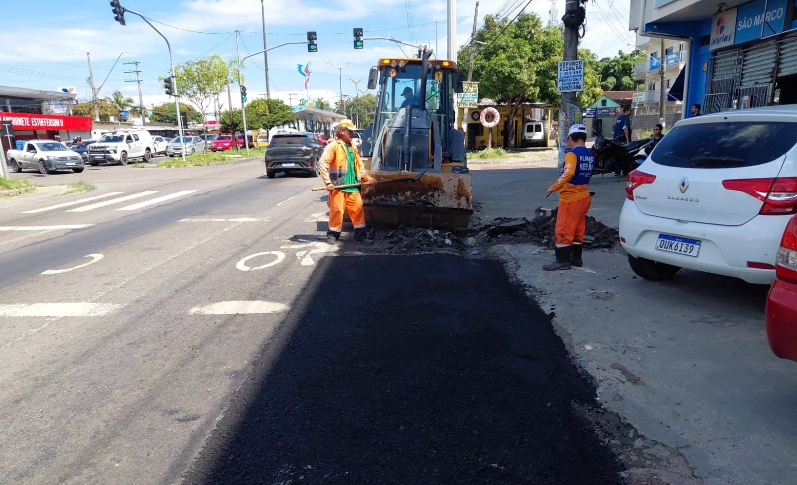 Prefeitura de Manaus intensifica recuperação asfáltica na avenida Noel Nutels e fortalece mobilidade na zona Norte
