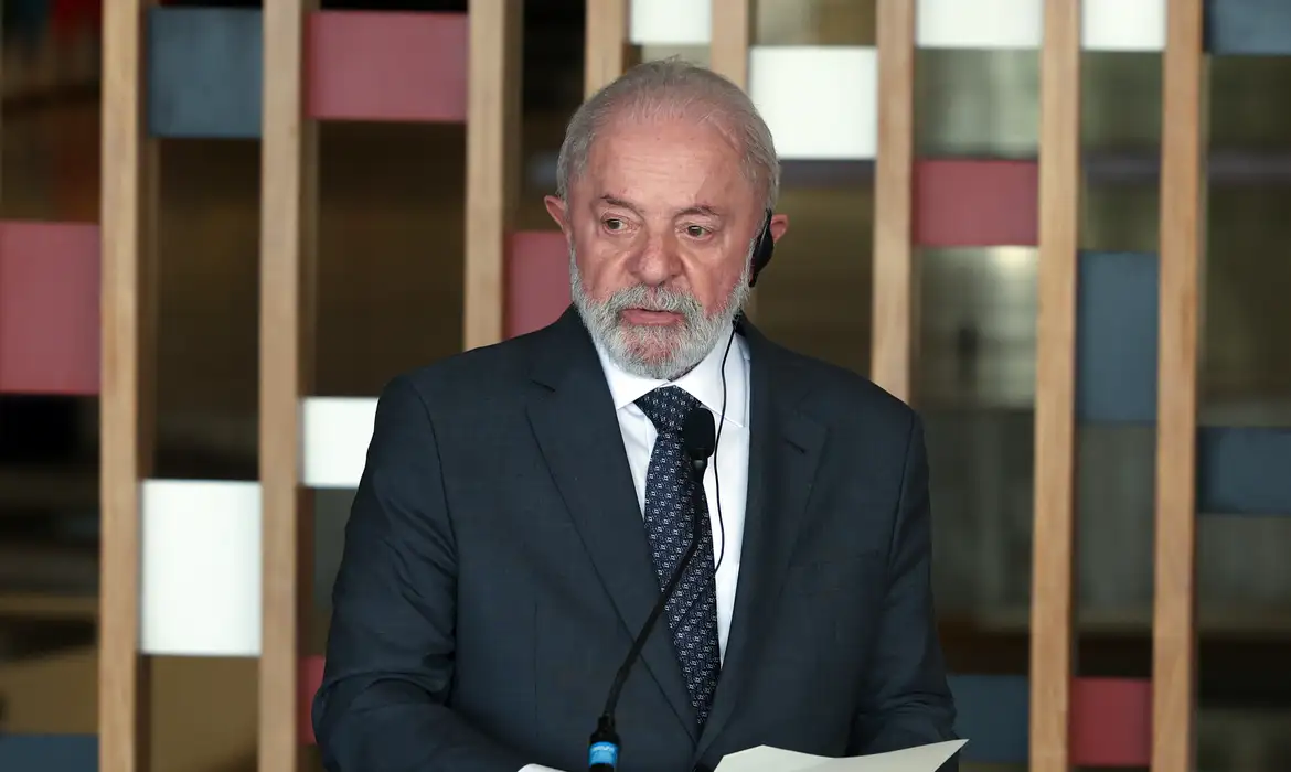 Lula participa da Cúpula do G7 na França com debates sobre economia e IA