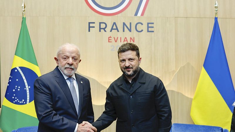 Lula e Zelensky se reúnem e conversam sobre caminhos para o fim do conflito Ucrânia e Rússia