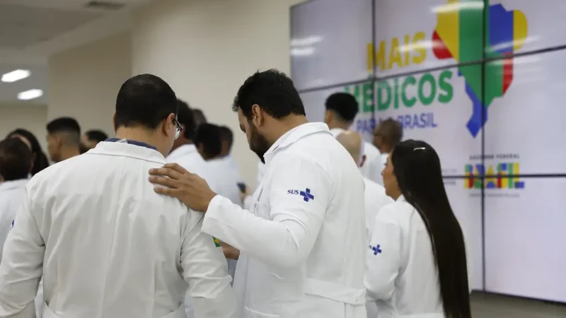 Mais Médicos completa 13 anos com assistência a 67 milhões de brasileiros e SUS fortalecido