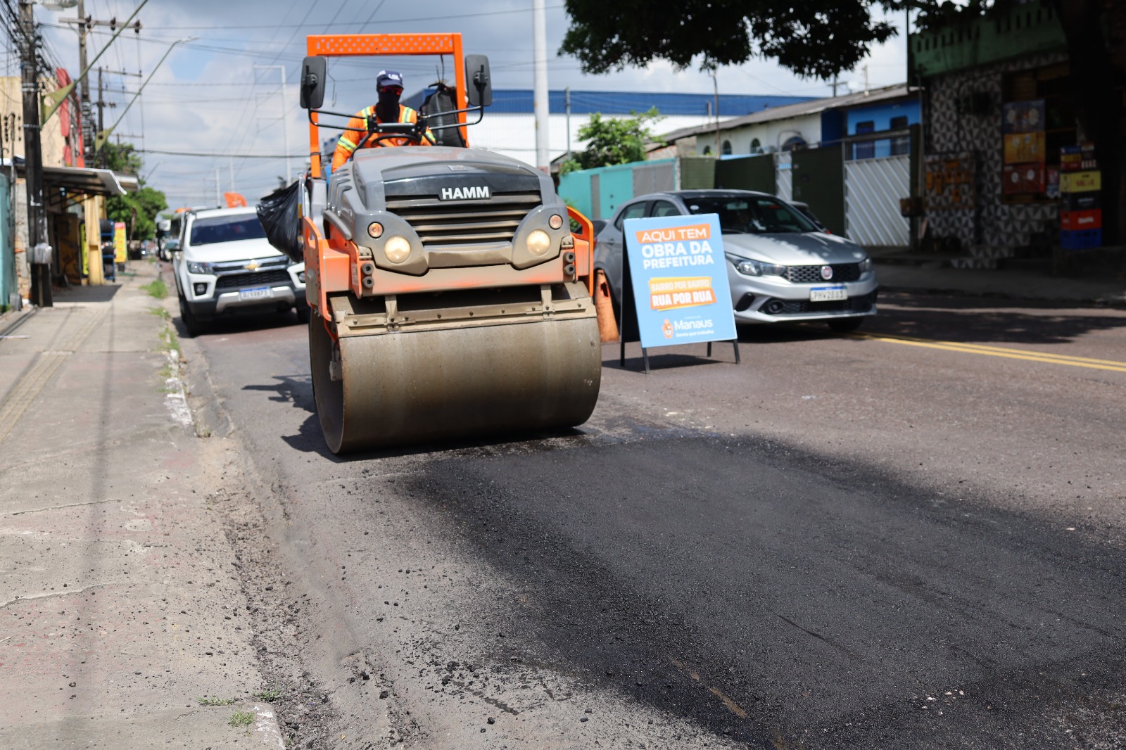 Prefeitura de Manaus intensifica manutenção asfáltica na avenida Camapuã e fortalece mobilidade na zona Norte