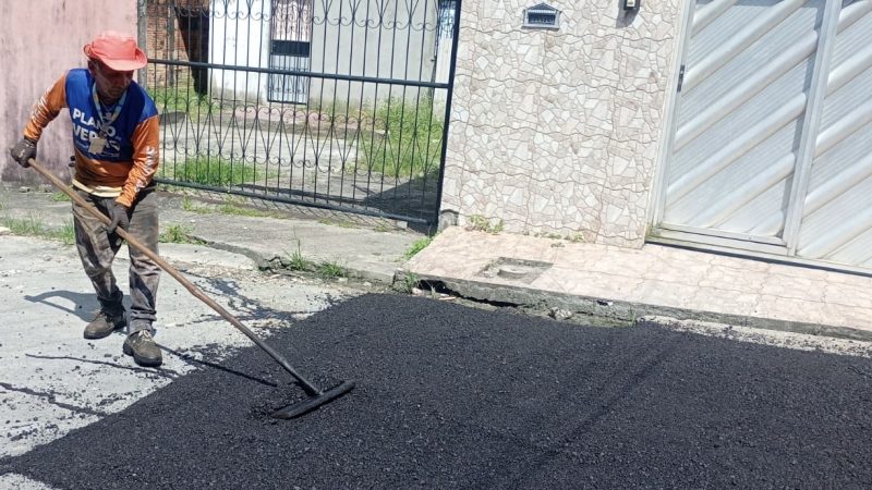 Prefeitura de Manaus avança com manutenção asfáltica na comunidade Fazendinha e fortalece mobilidade na zona Norte