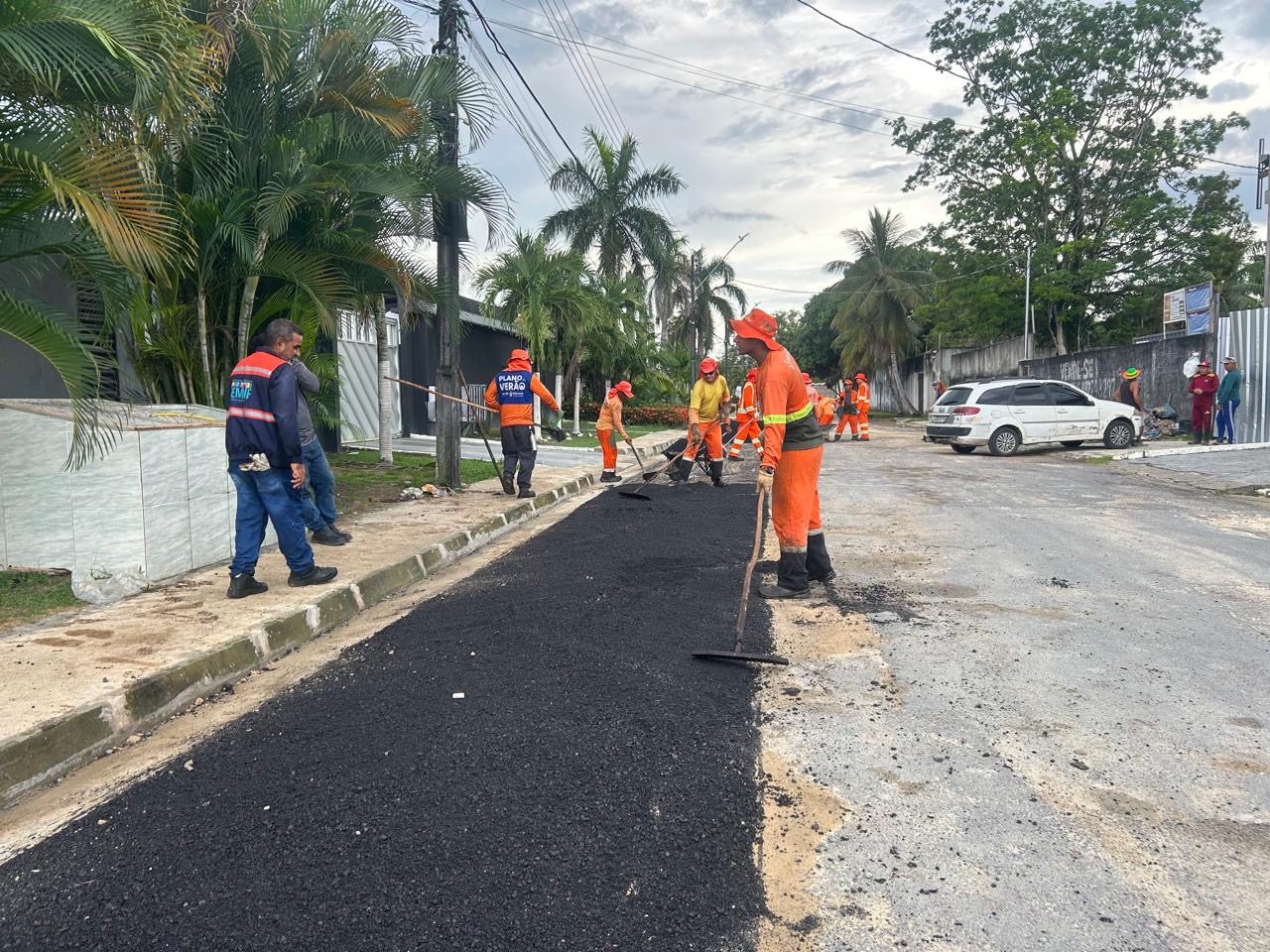 Prefeitura de Manaus avança com recuperação asfáltica no bairro Flores e melhora mobilidade na zona Centro-Sul