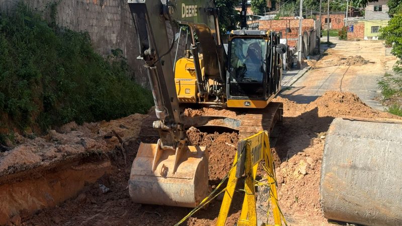 Prefeitura de Manaus executa obra emergencial de drenagem profunda no Novo Aleixo e reforça segurança na região 